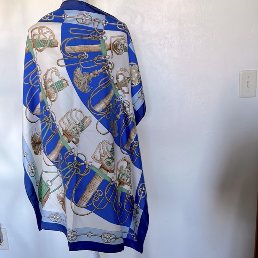 Hermes silk scarf - Picture 2 of 11